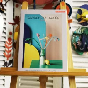 Bouquet de fleurs Gardens of Agnes x5 en 3D à monter et accrocher au mur ou à mettre en vase 40 cm - Carton recyclé - Encre végétale - Studio Roof chez Tilvist - Mulhouse