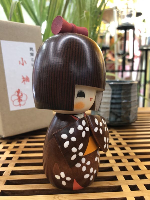 Kokeshi Kosode Japon - Poupée japonaise en bois - Décoration intérieure - Japan culture - Tilvist home & design Mulhouse