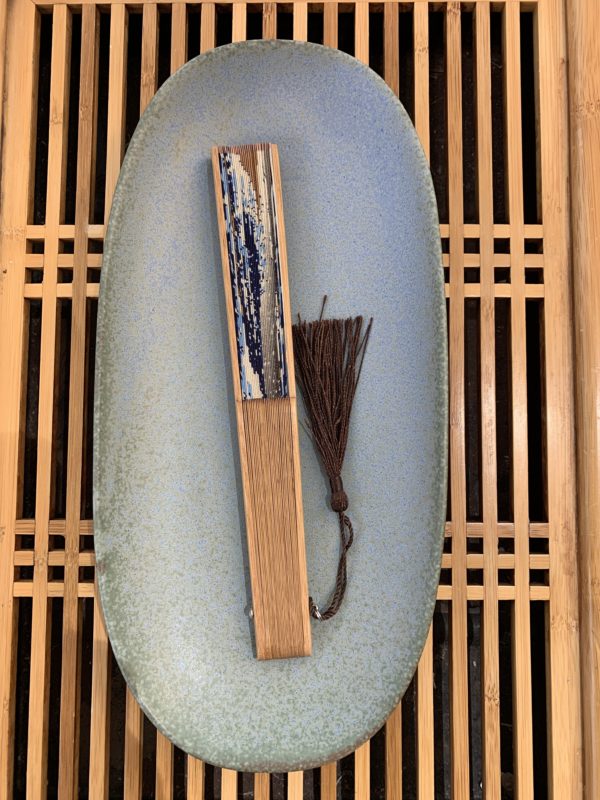 Eventail japonais Hokusaï La grande vague Kanawaga en soie imprimée et bambou
