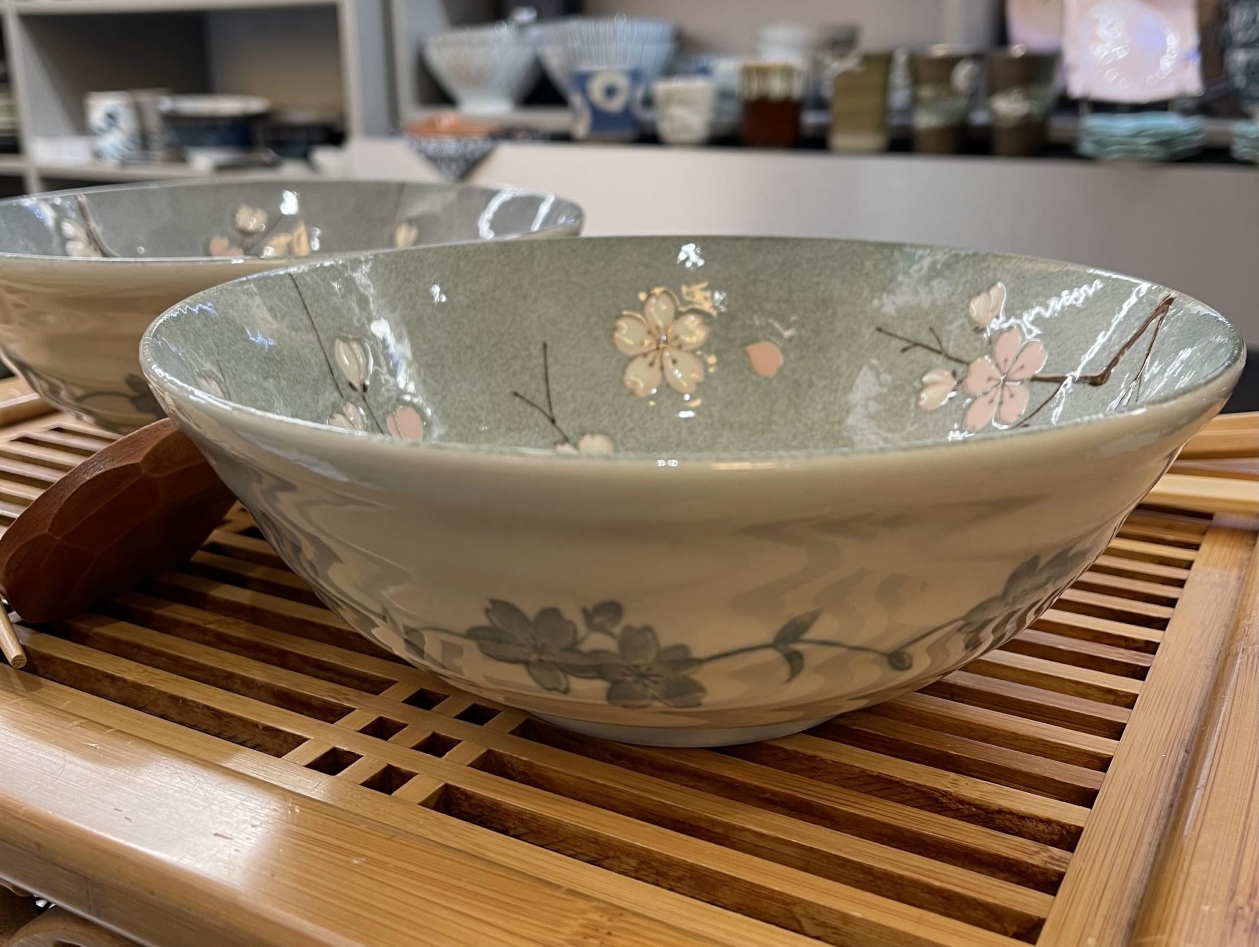 Coffret ramen sakura printemps-automne avec baguettes et cuillères Japon