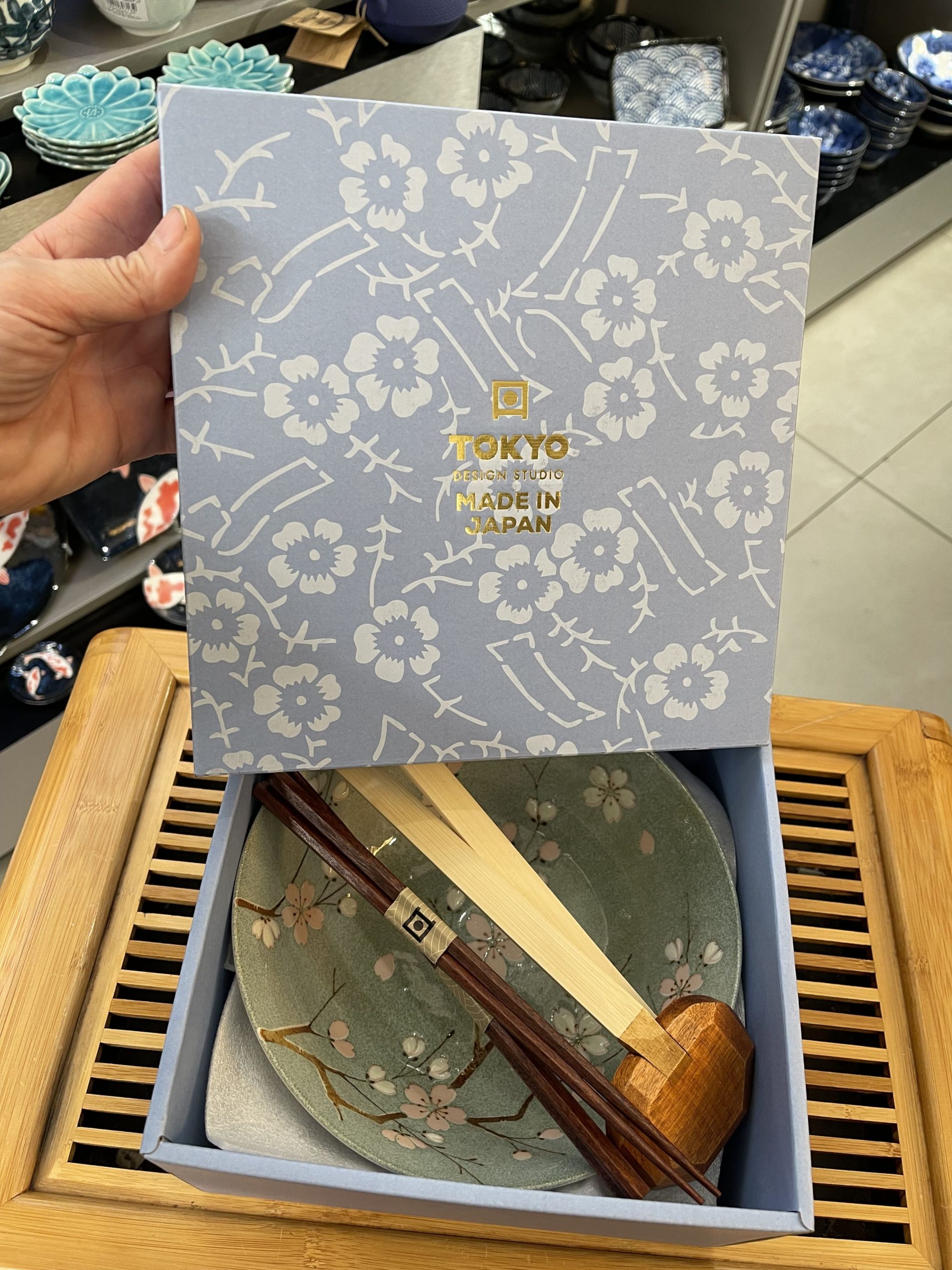 Coffret ramen sakura printemps-automne avec baguettes et cuillères Japon