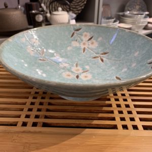 Plat céramique japonaise bleu aux motifs cerisiers 1400ml
