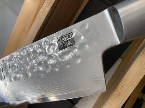 Santoku damas martelé couteau japonais