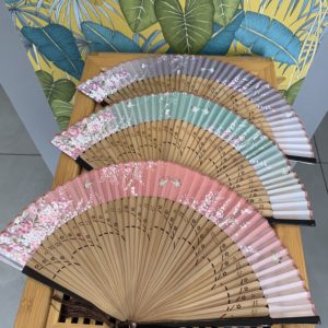 Eventail sakura luxe bambou et soie fabrication au Japon