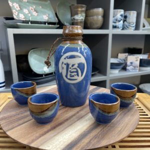 Coffret à saké bleu 5 pièces - céramique fabriquée au Japon