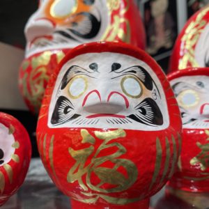 Daruma rouge chance 12 cm traditionnel peint main Japon