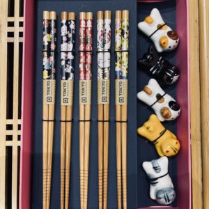 Coffret baguettes et reposes baguettes x 5 Kawaï Maneki Neko Tokyo design