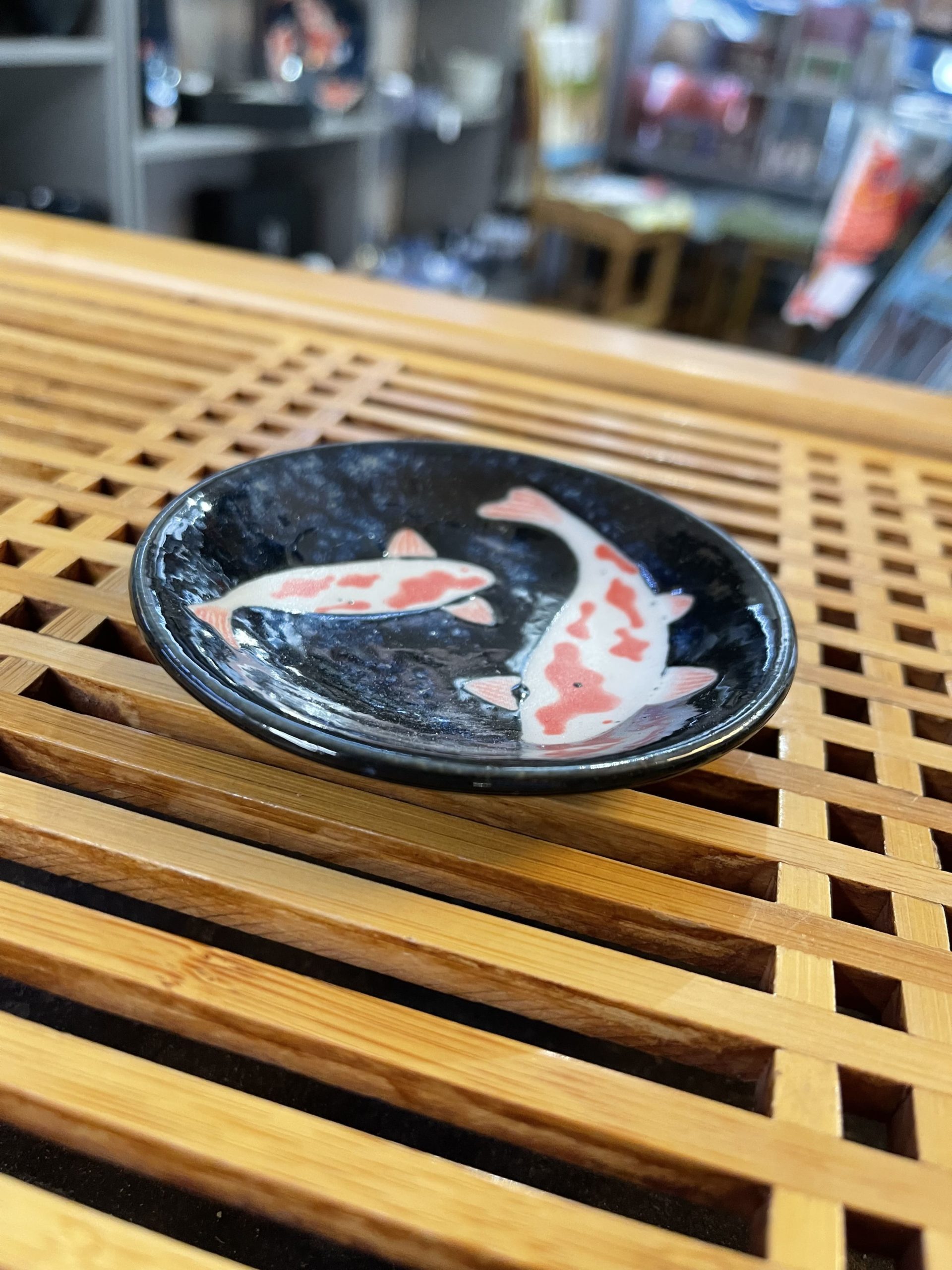 Coupelle à sauce porcelaine bleu avec motif koï - Fabrication au Japon